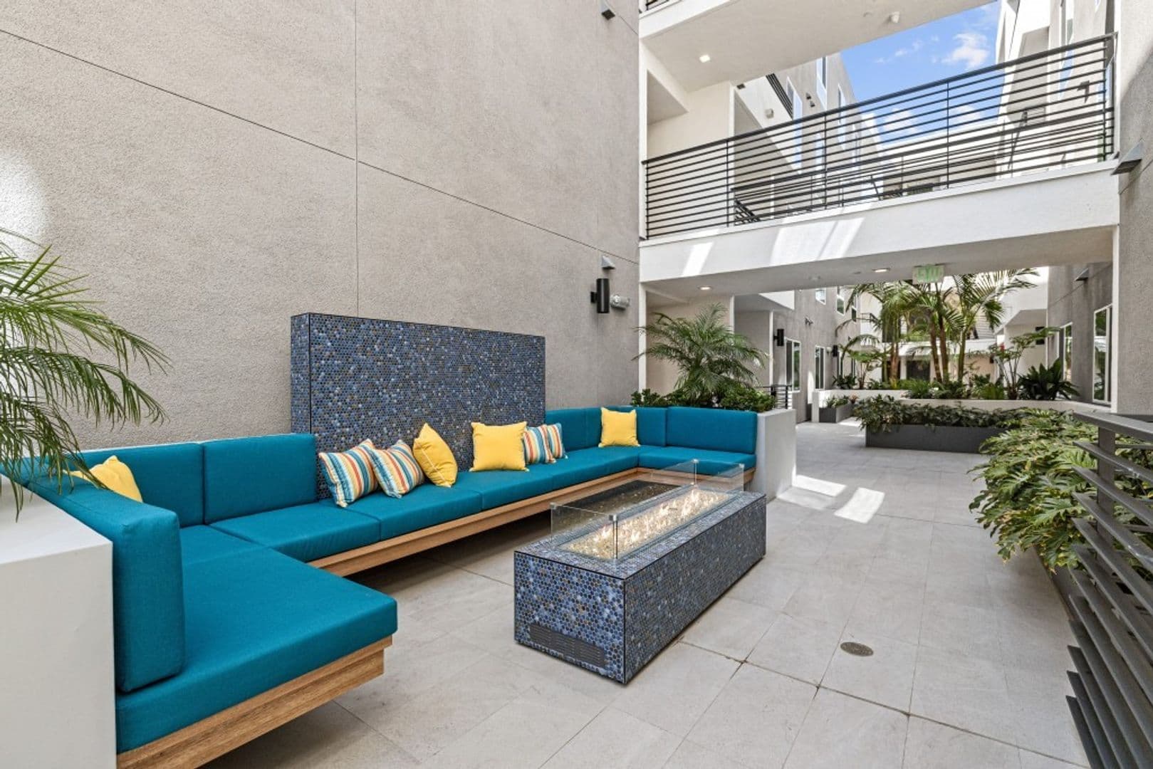 North Hollywood Apartment: 7401 Lankershim Blvd.