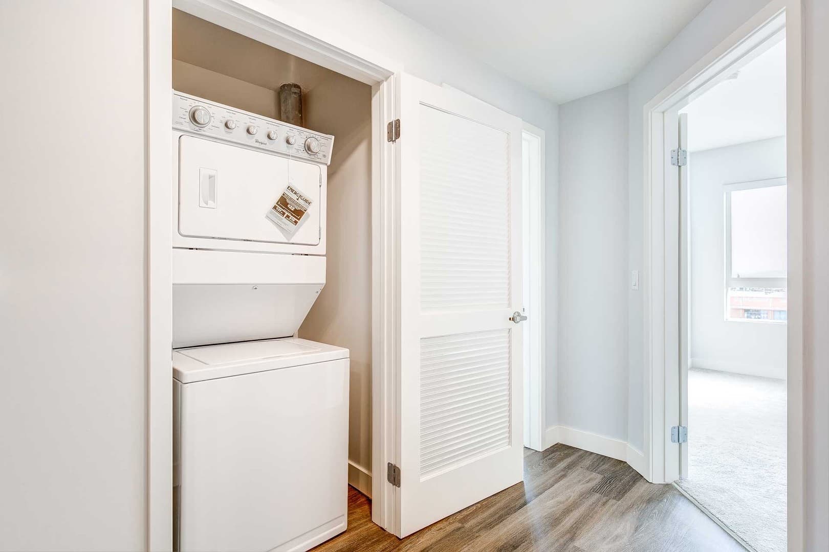 North Hollywood Apartment: 11721 Runnymede St.