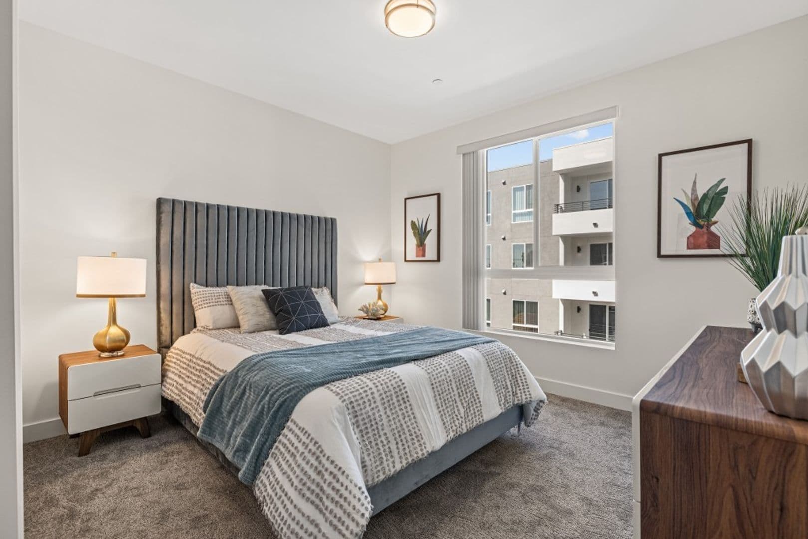 North Hollywood Apartment: 7401 Lankershim Blvd.
