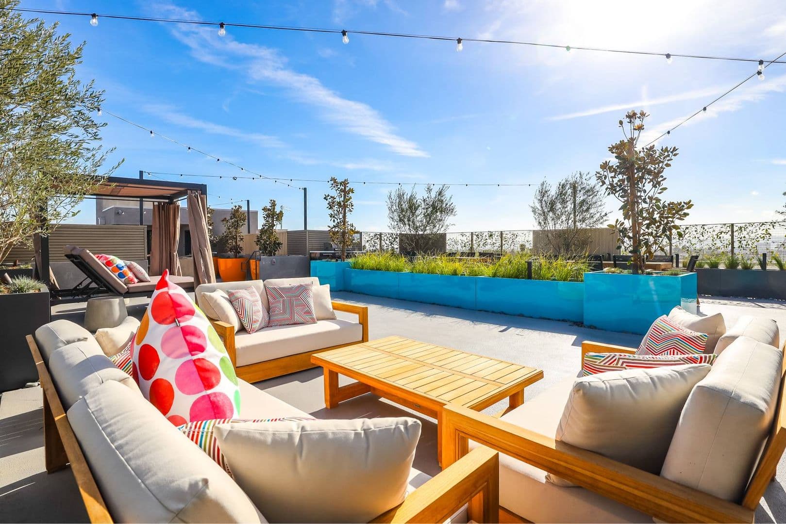 Van Nuys Apartment: 7650 Van Nuys Blvd.