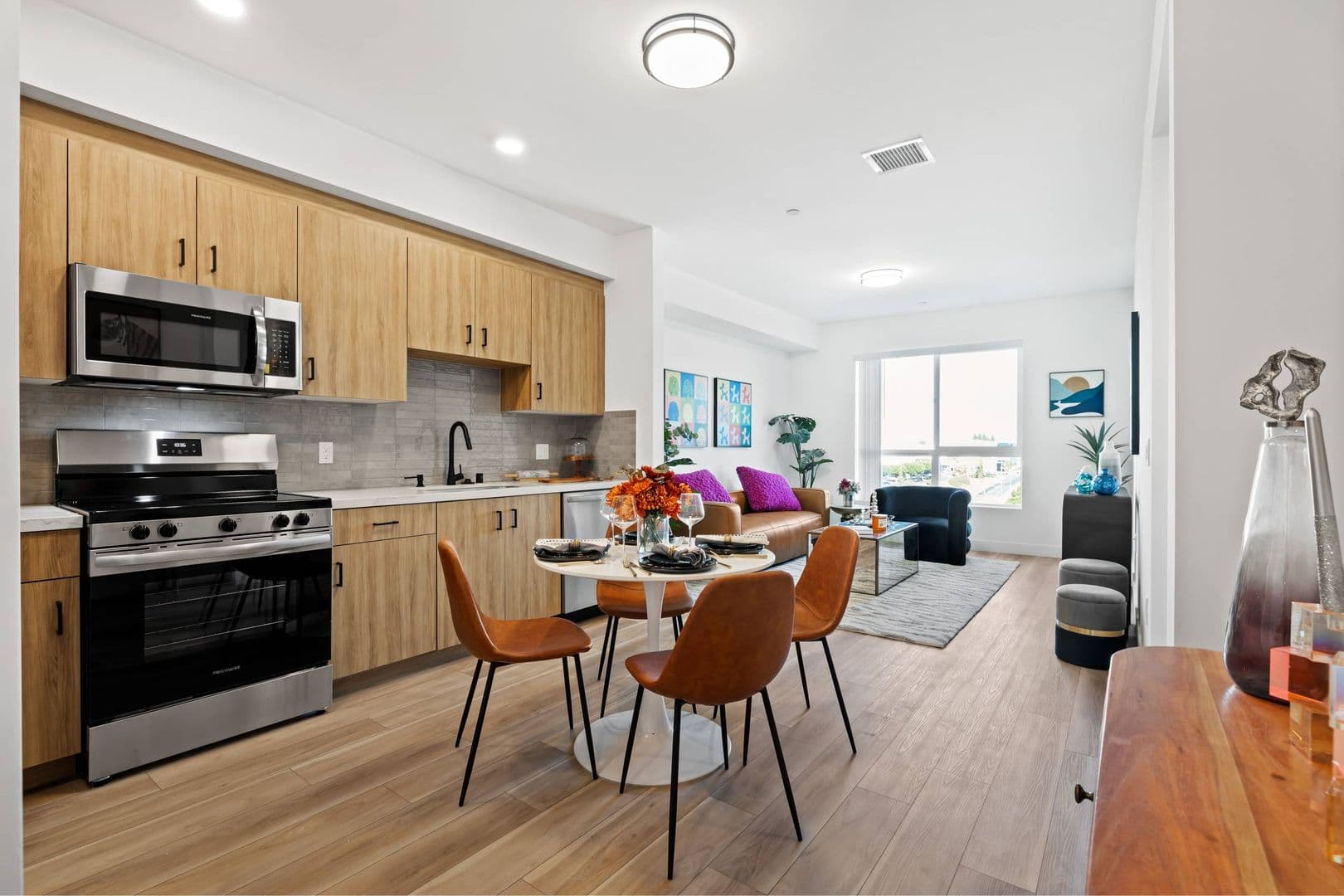 Van Nuys Apartment: 7650 Van Nuys Blvd.