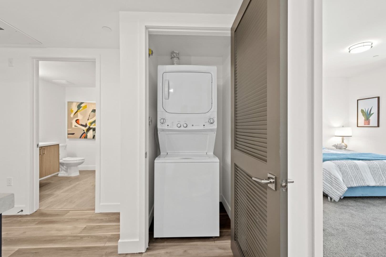 North Hollywood Apartment: 7401 Lankershim Blvd.