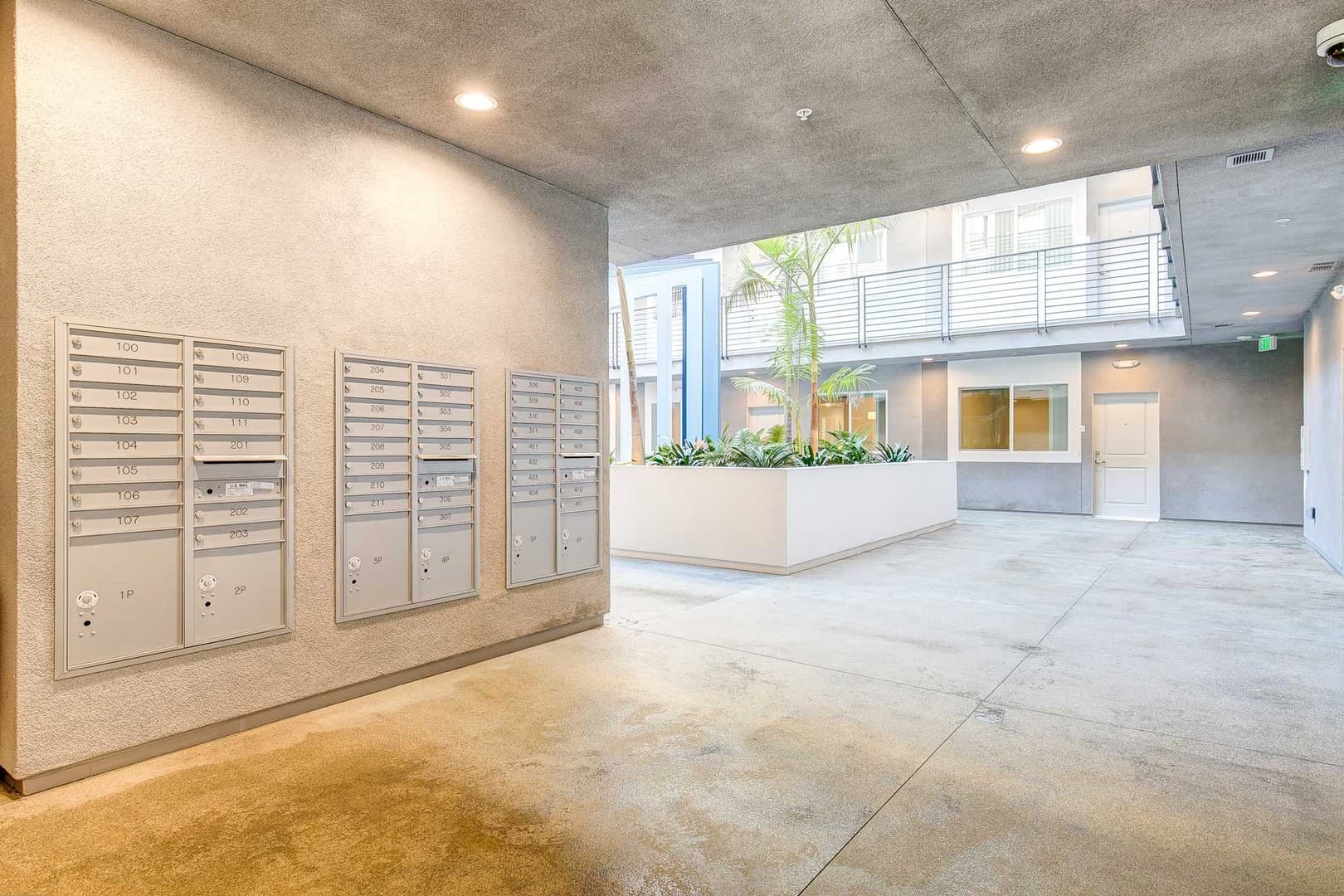 North Hollywood Apartment: 11721 Runnymede St.