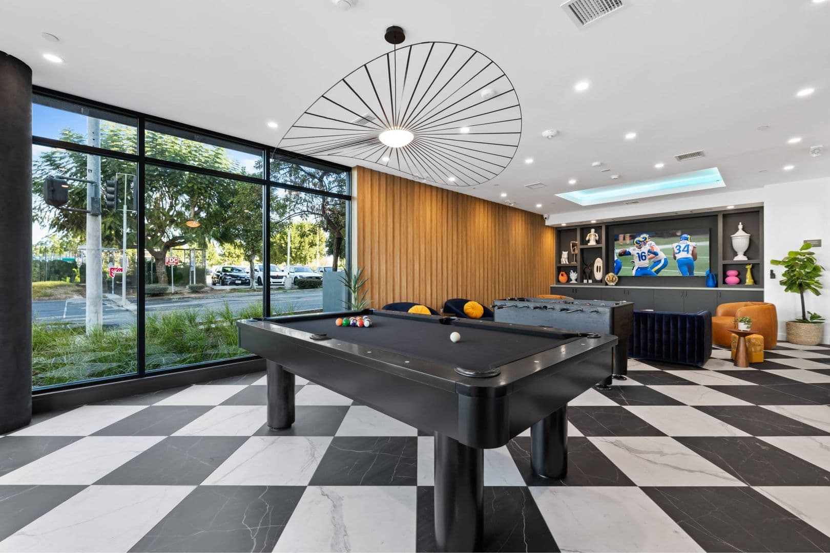 Van Nuys Apartment: 7650 Van Nuys Blvd.