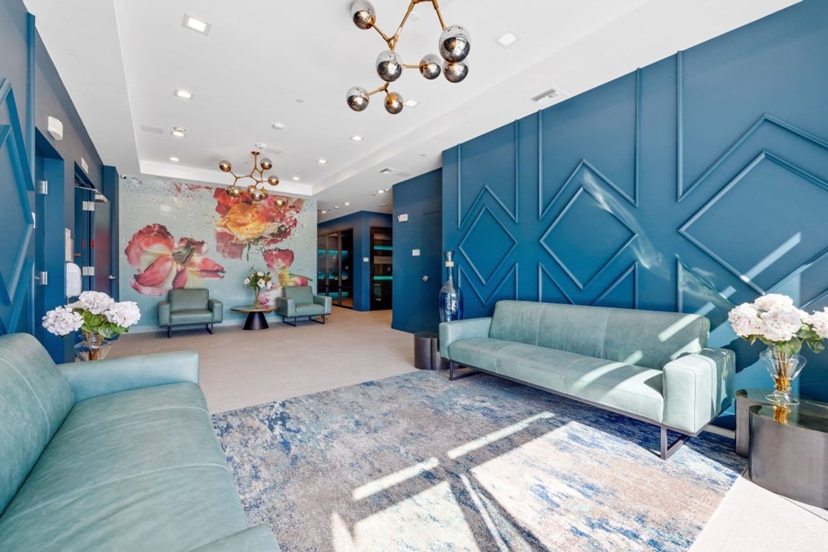 North Hollywood Apartment: 7401 Lankershim Blvd.