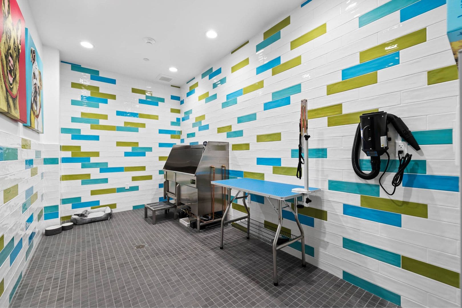 Van Nuys Apartment: 7650 Van Nuys Blvd.