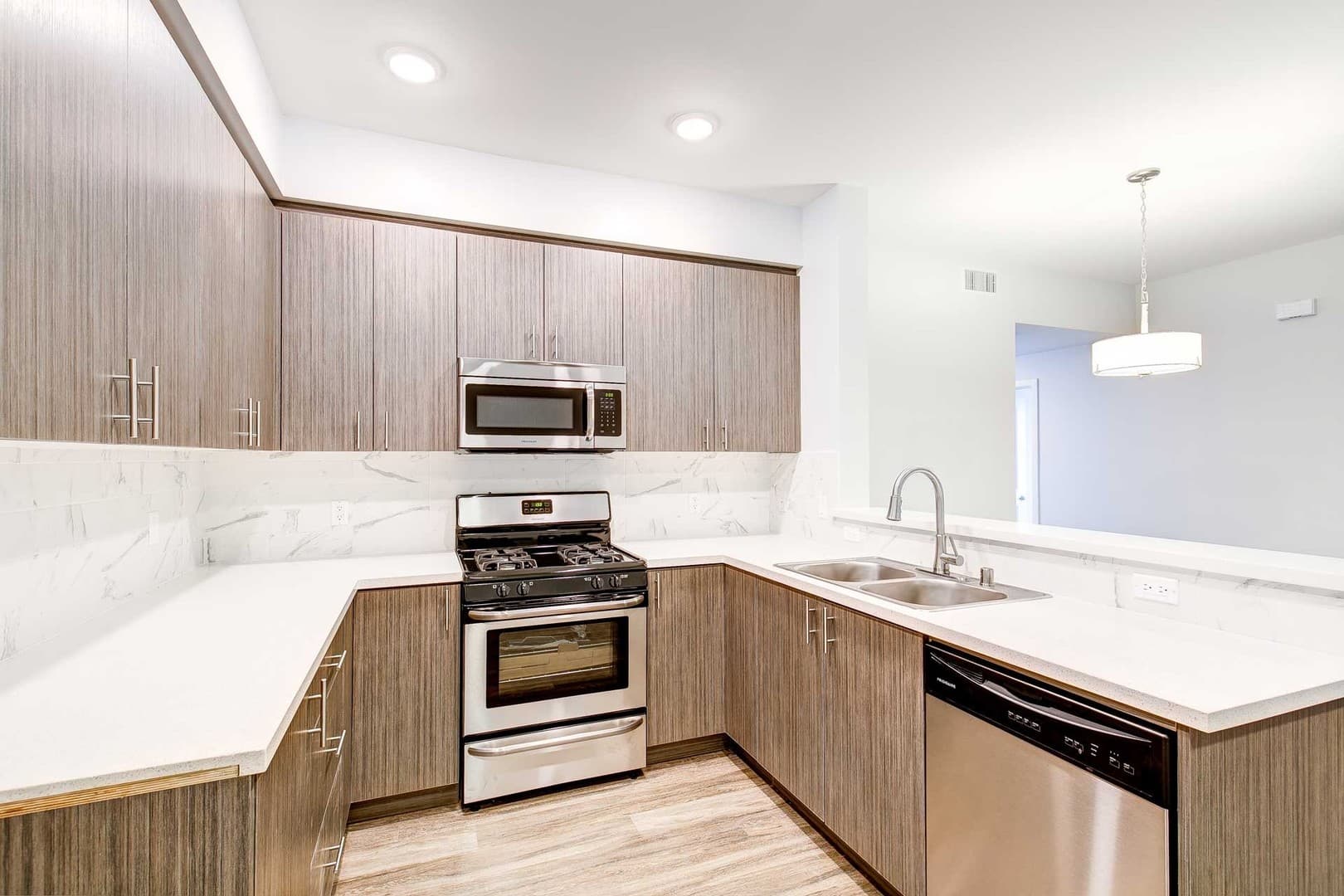 North Hollywood Apartment: 11721 Runnymede St.