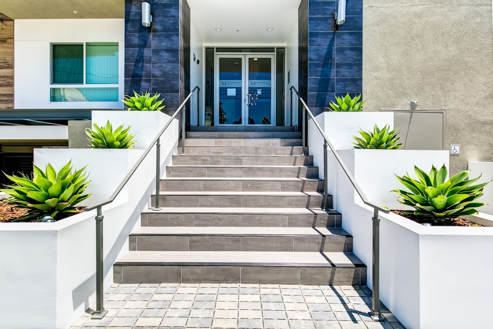North Hollywood Apartment: 5338 Cartwright Ave.