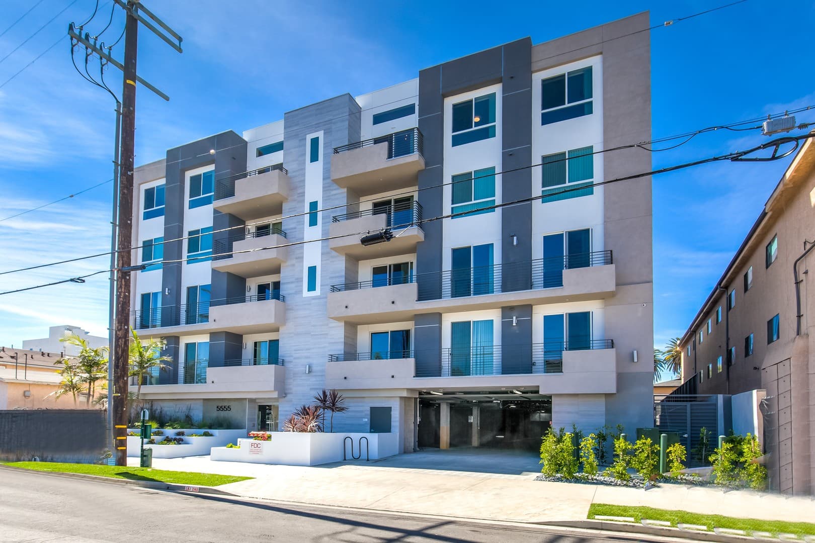 North Hollywood Apartment: 5555 Bonner Ave.