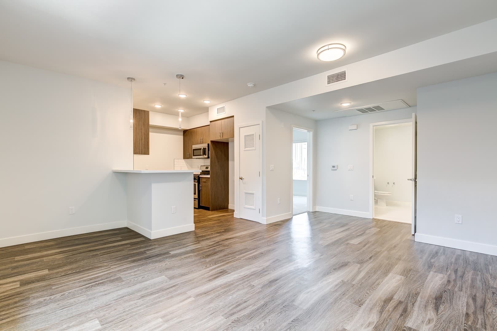 North Hollywood Apartment: 5338 Cartwright Ave.