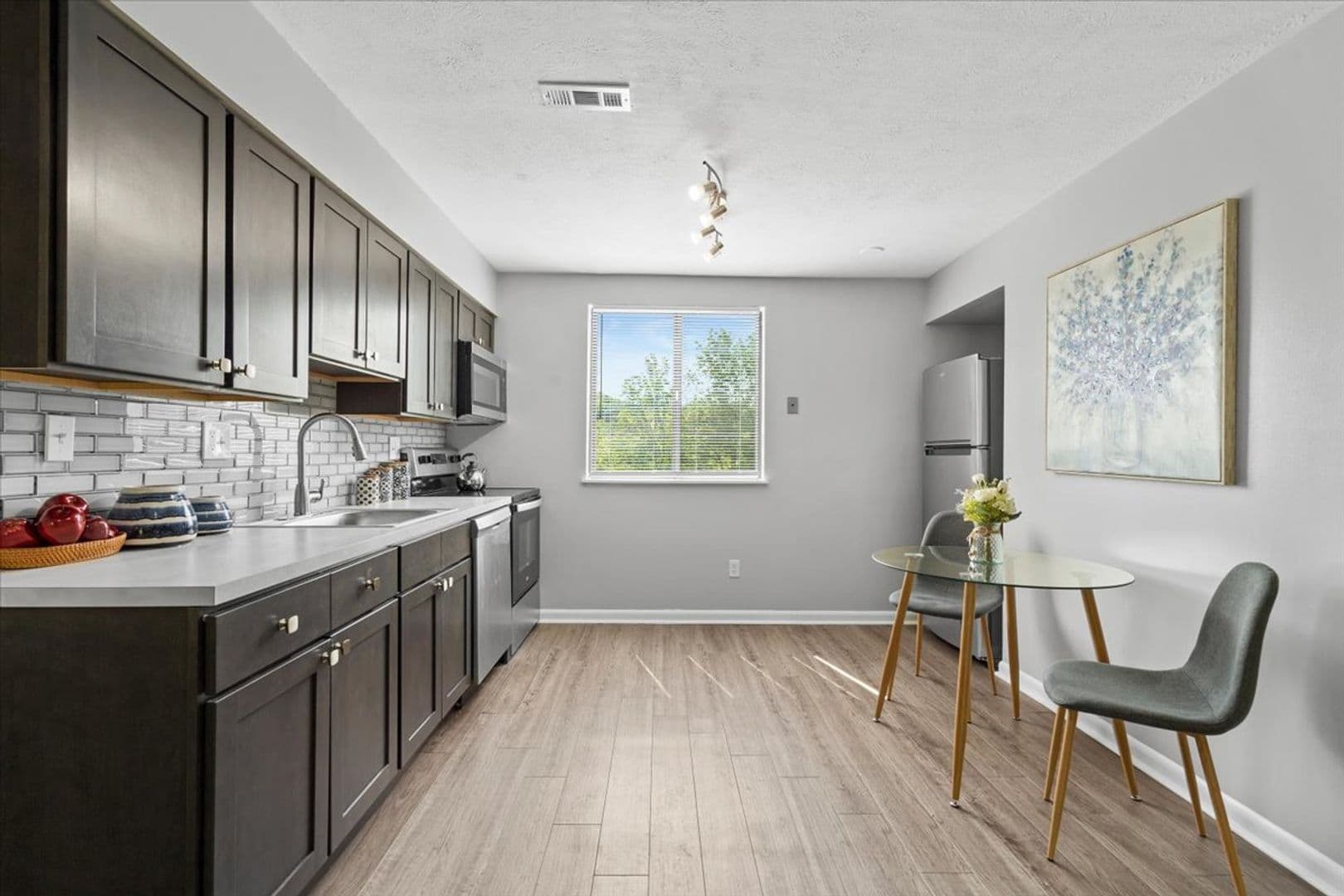 Glenshaw Apartment: 629 Glen Malcolm Dr