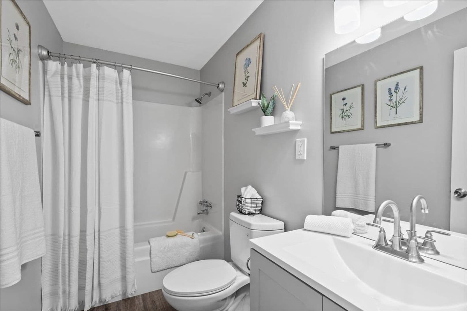 Glenshaw Apartment: 629 Glen Malcolm Dr