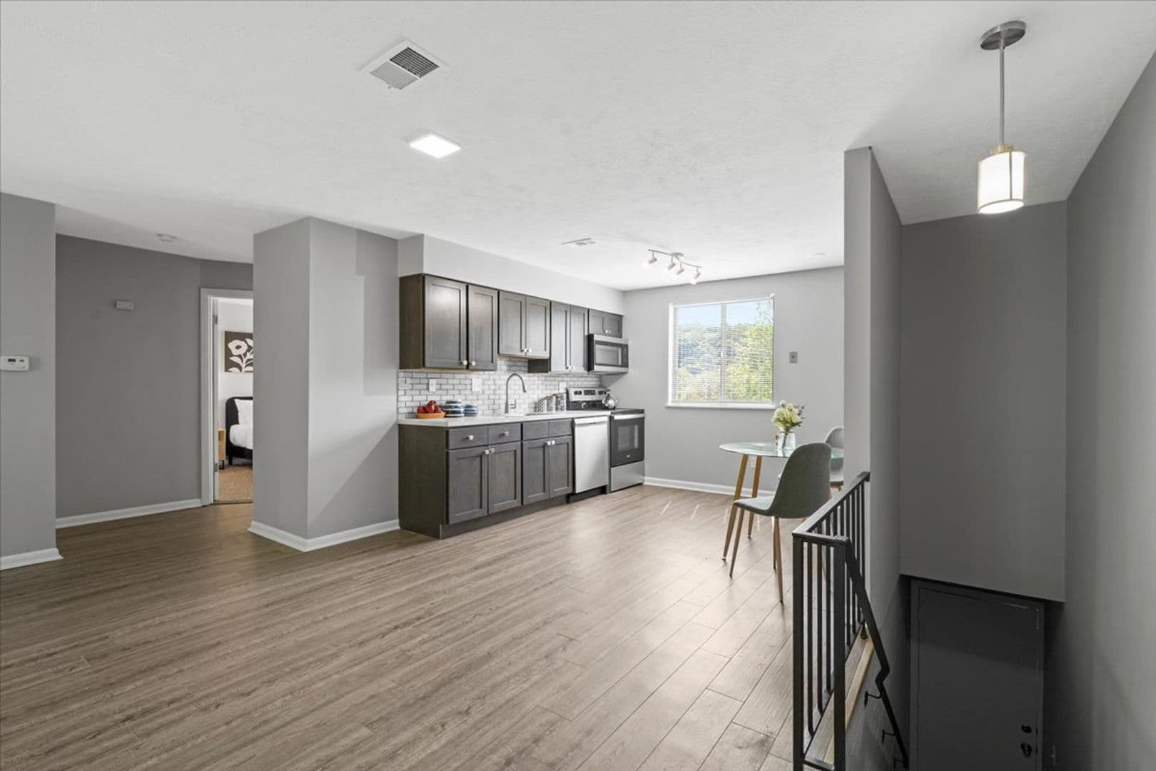 Glenshaw Apartment: 629 Glen Malcolm Dr