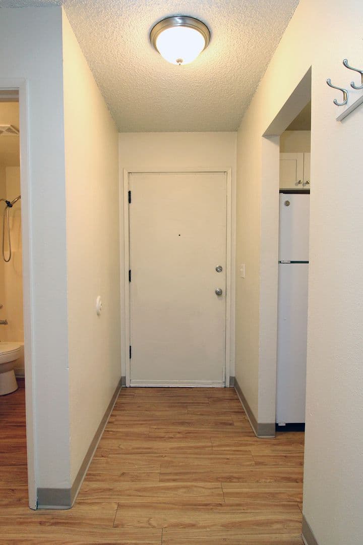 Portland Apartment: 1942-1956 NE Tillamook St