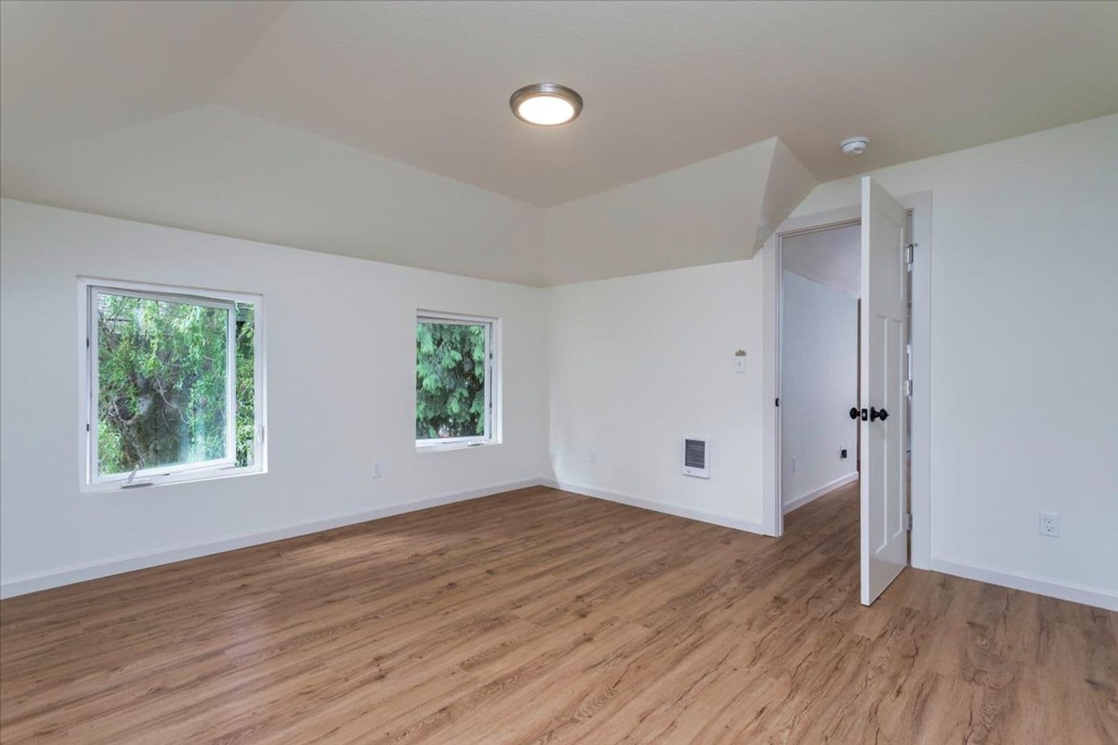 Portland Apartment: 3622-3624 NE Cleveland Ave