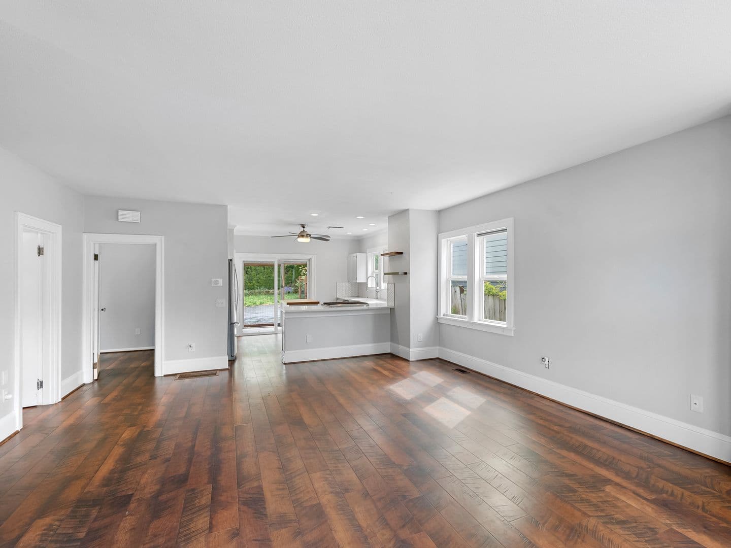 Portland House: 9831 N Edison St