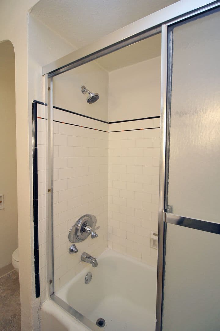 Portland Apartment: 1103-1133 SW Whitaker St