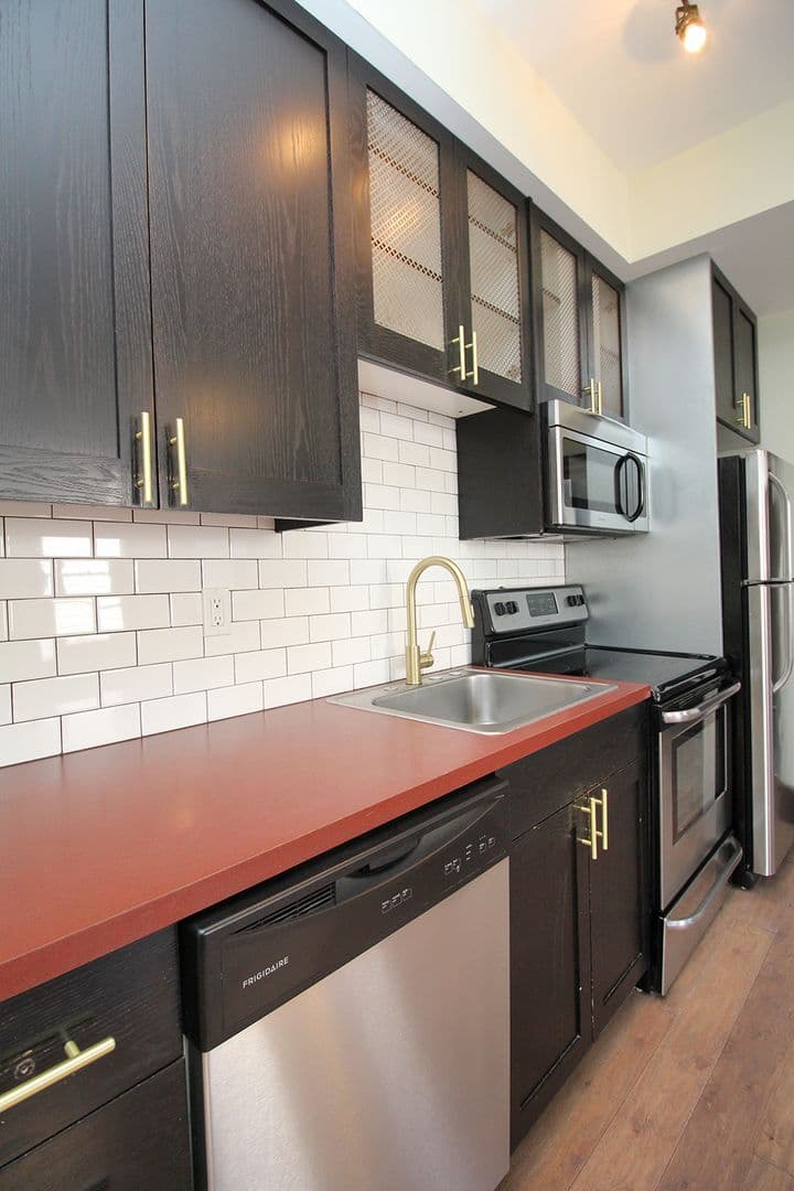 Portland Apartment: 1634 NW Everett St
