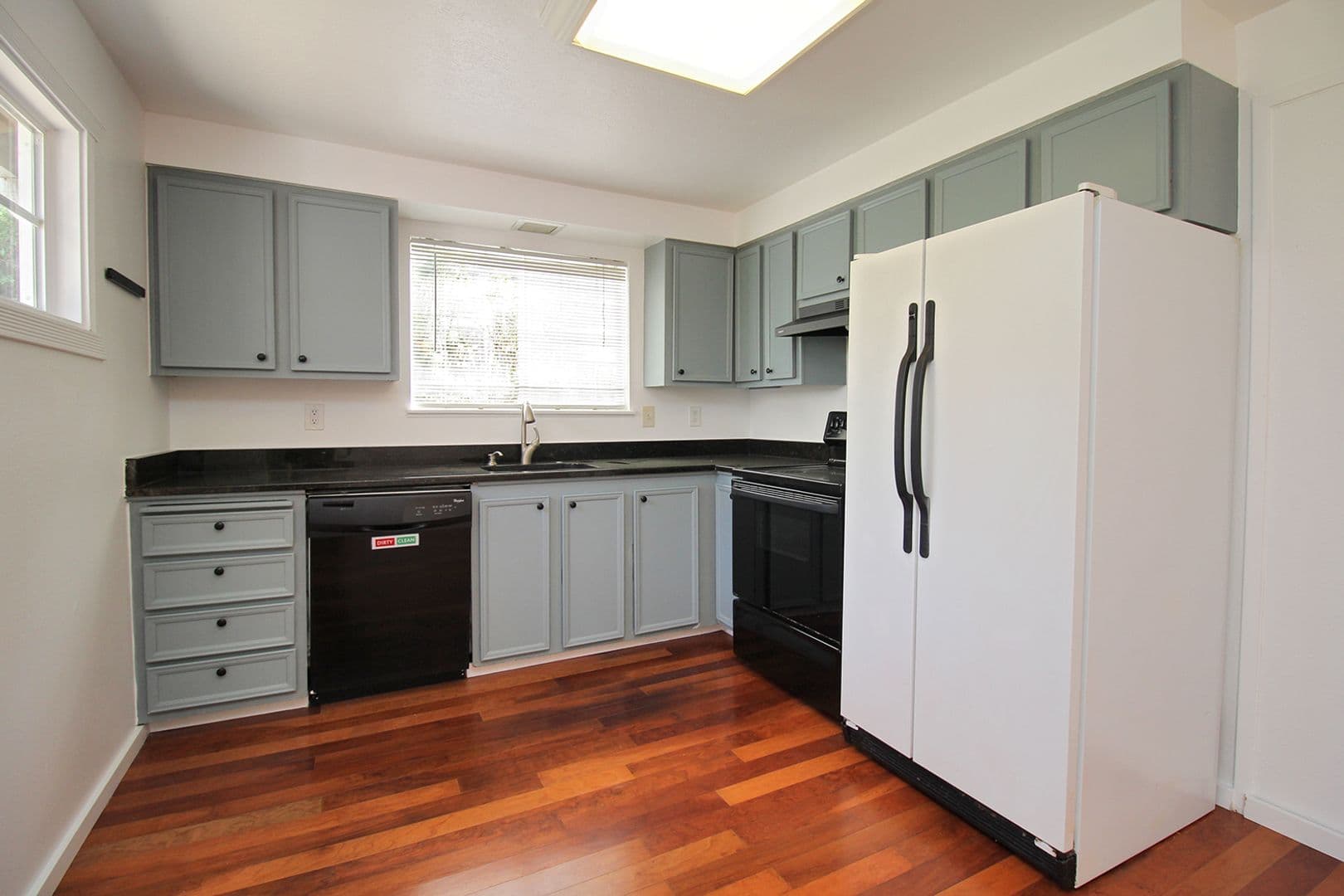 Portland Apartment: 9706 SW 49th Ave #A-B