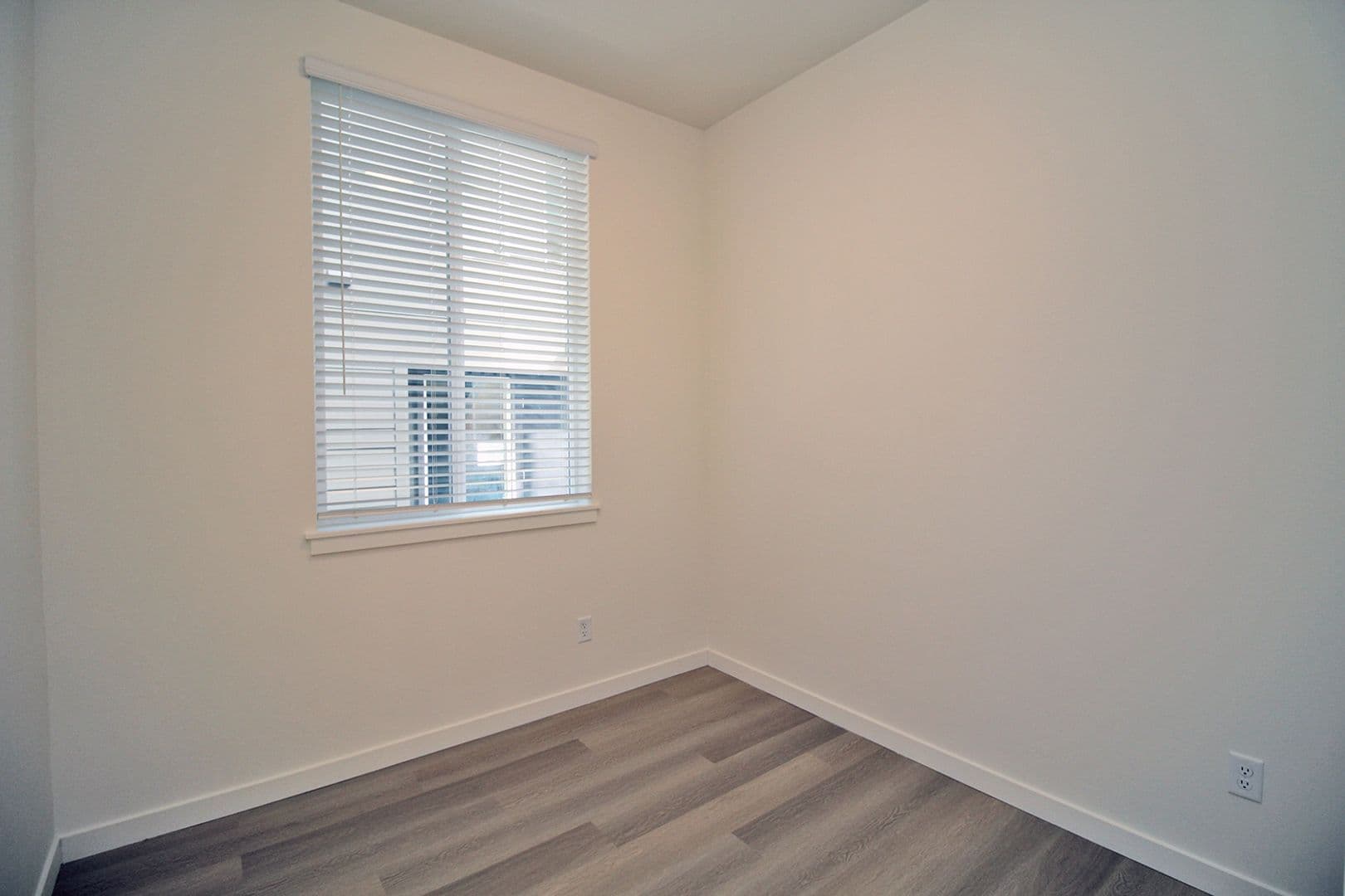 Portland Apartment: 1111 SE Tenino St