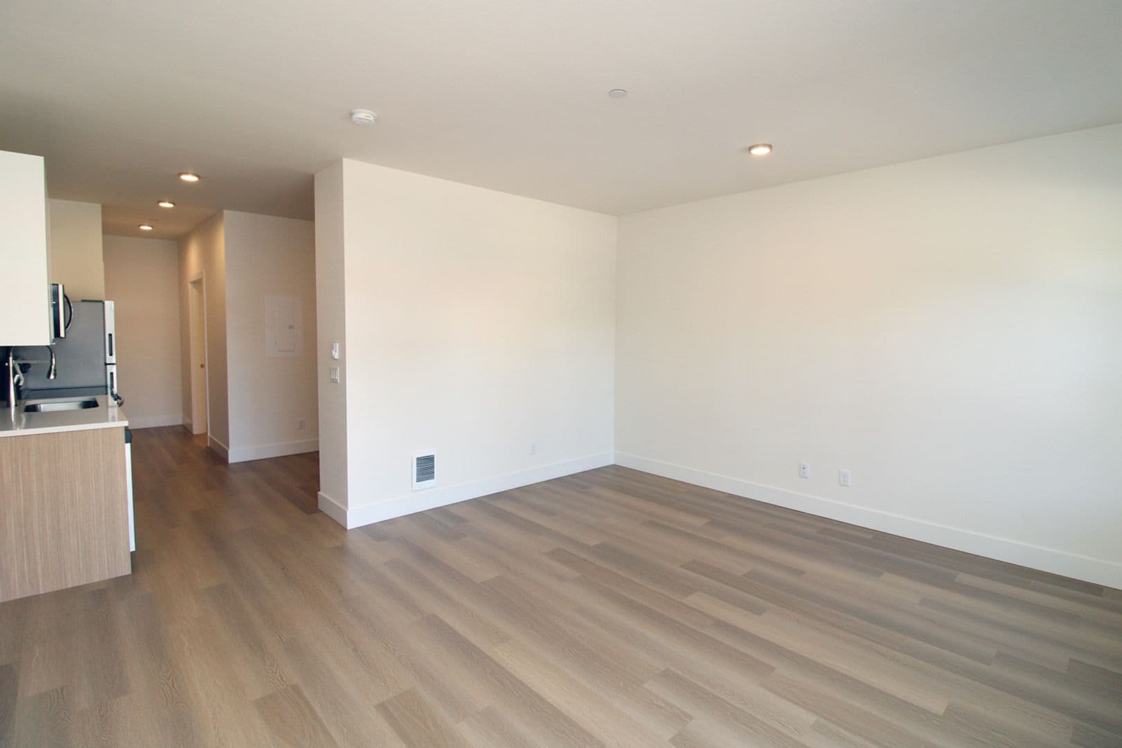 Portland Apartment: 8417 SW 24th Ave