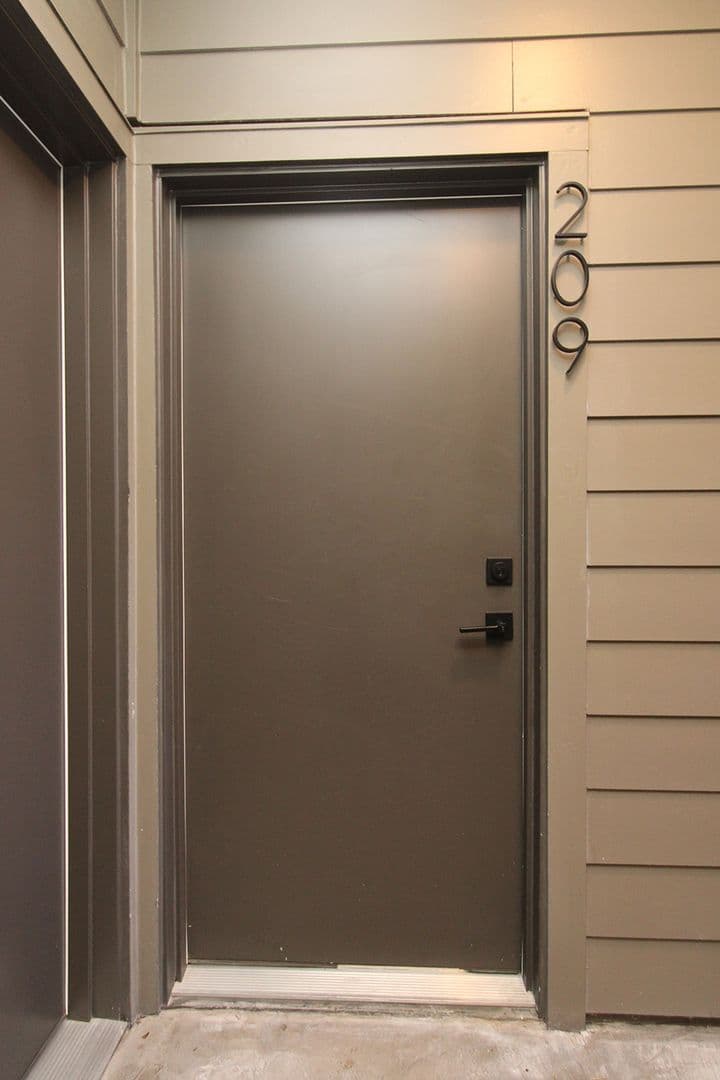 Portland Apartment: 8417 SW 24th Ave