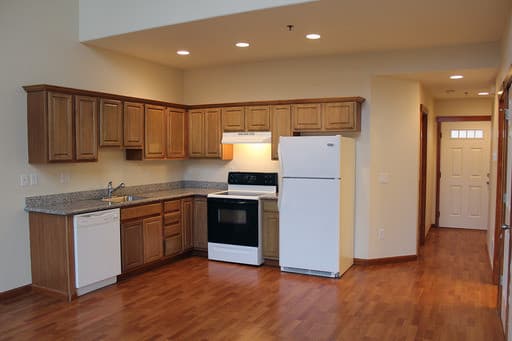 Portland Apartment: 123 NE 172nd Avenue