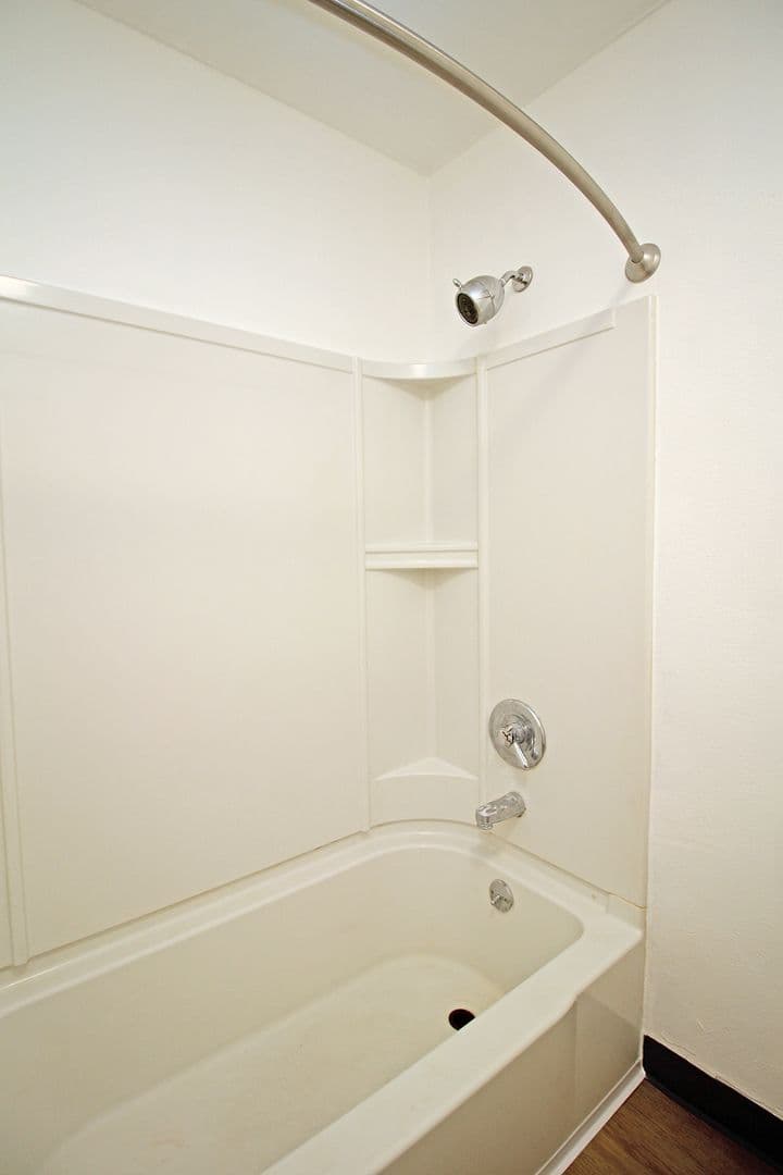 Portland Apartment: 1902-1910 N Kilpatrick St - Kenton