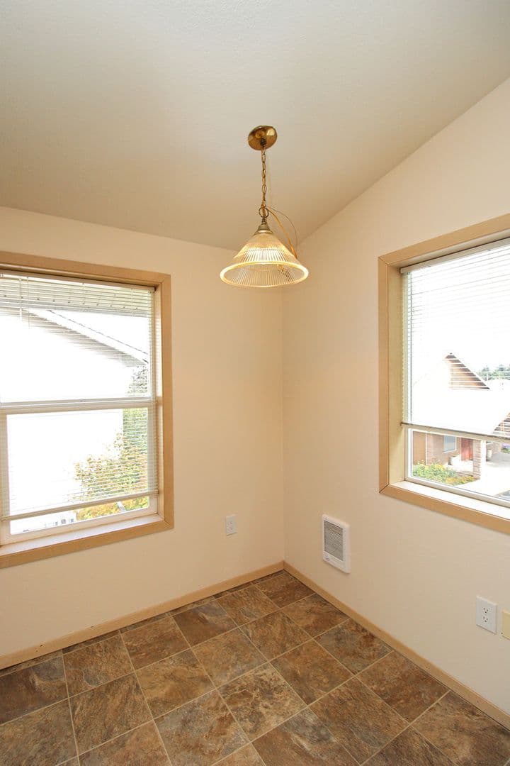 Portland Apartment: 1348 - 1438 NE 160th Ave