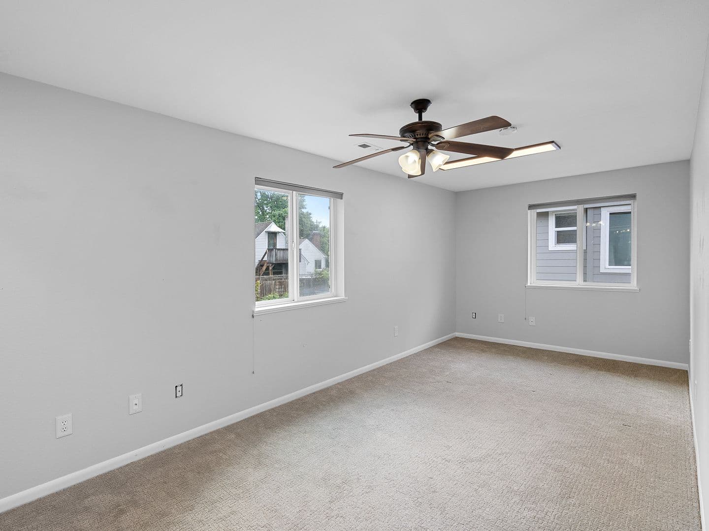 Portland House: 9831 N Edison St