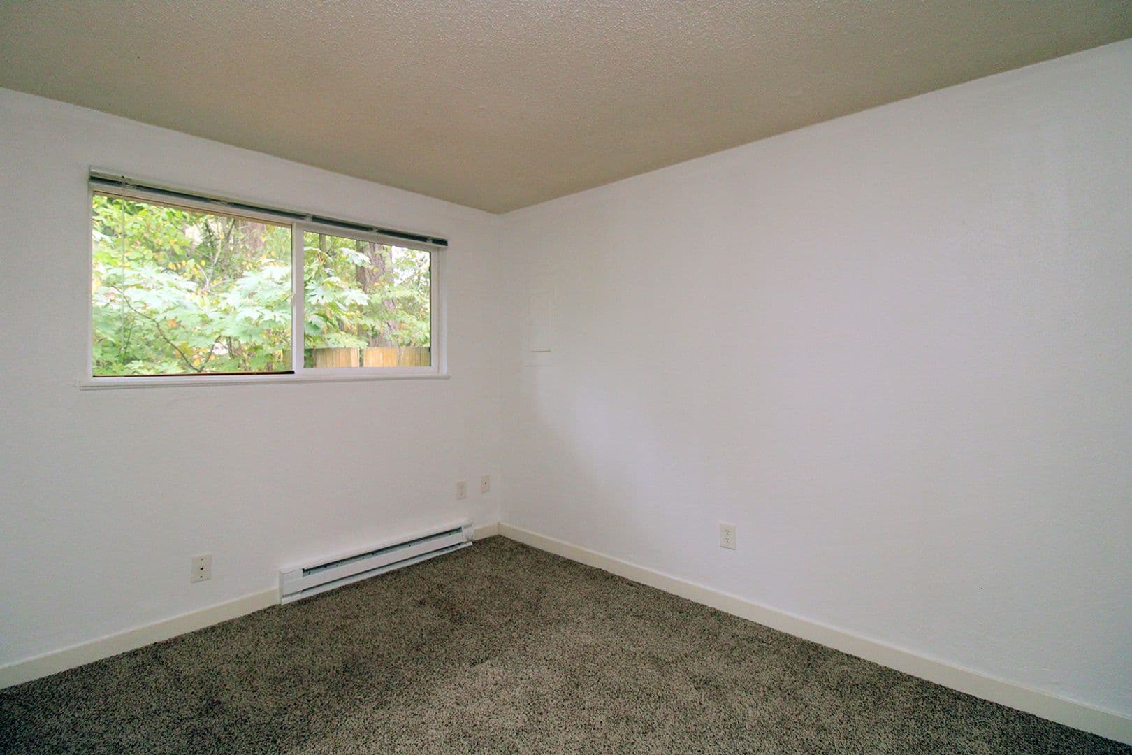 Gresham Apartment: 1113 - 1127 NE 183rd Ave