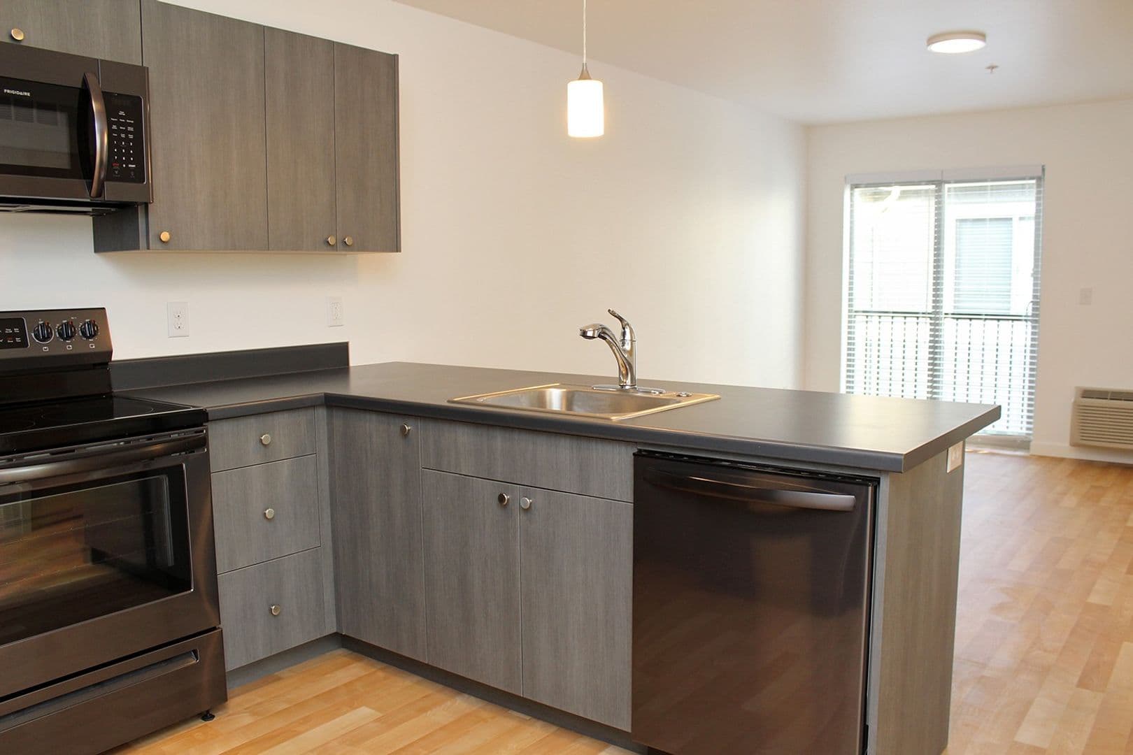 Portland Apartment: 6155 N Minnesota Ave - Bamboo Court II