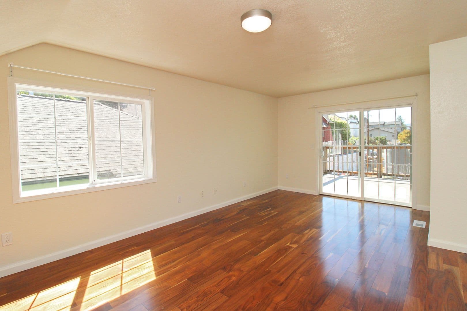 Portland House: 4419 N Albina Ave