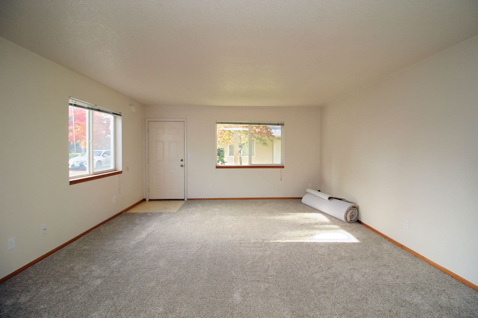 Gladstone Apartment: 420 - 470 W Gloucester St