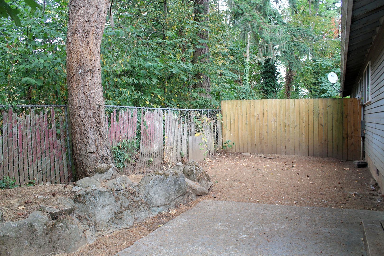 Gresham Apartment: 1113 - 1127 NE 183rd Ave