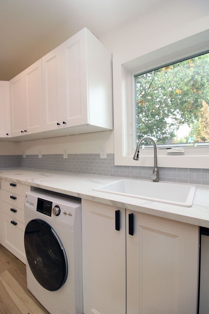 Portland Apartment: 2531 N Farragut St