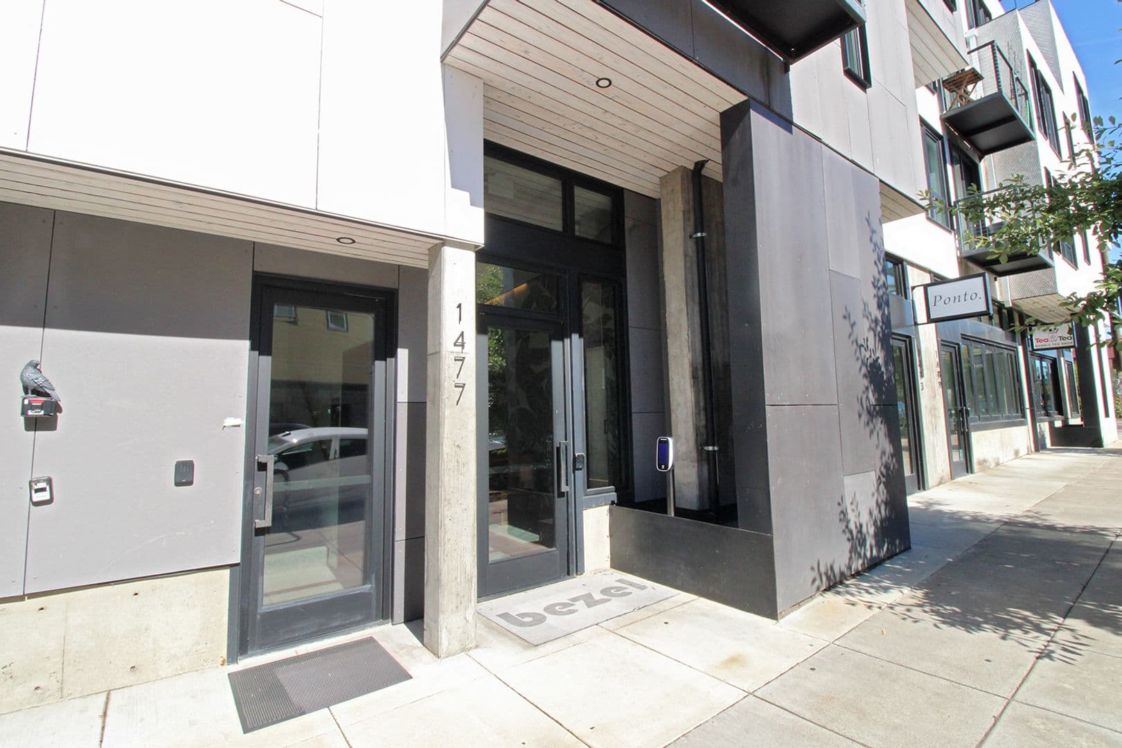Portland Apartment: 1477 NE Alberta St
