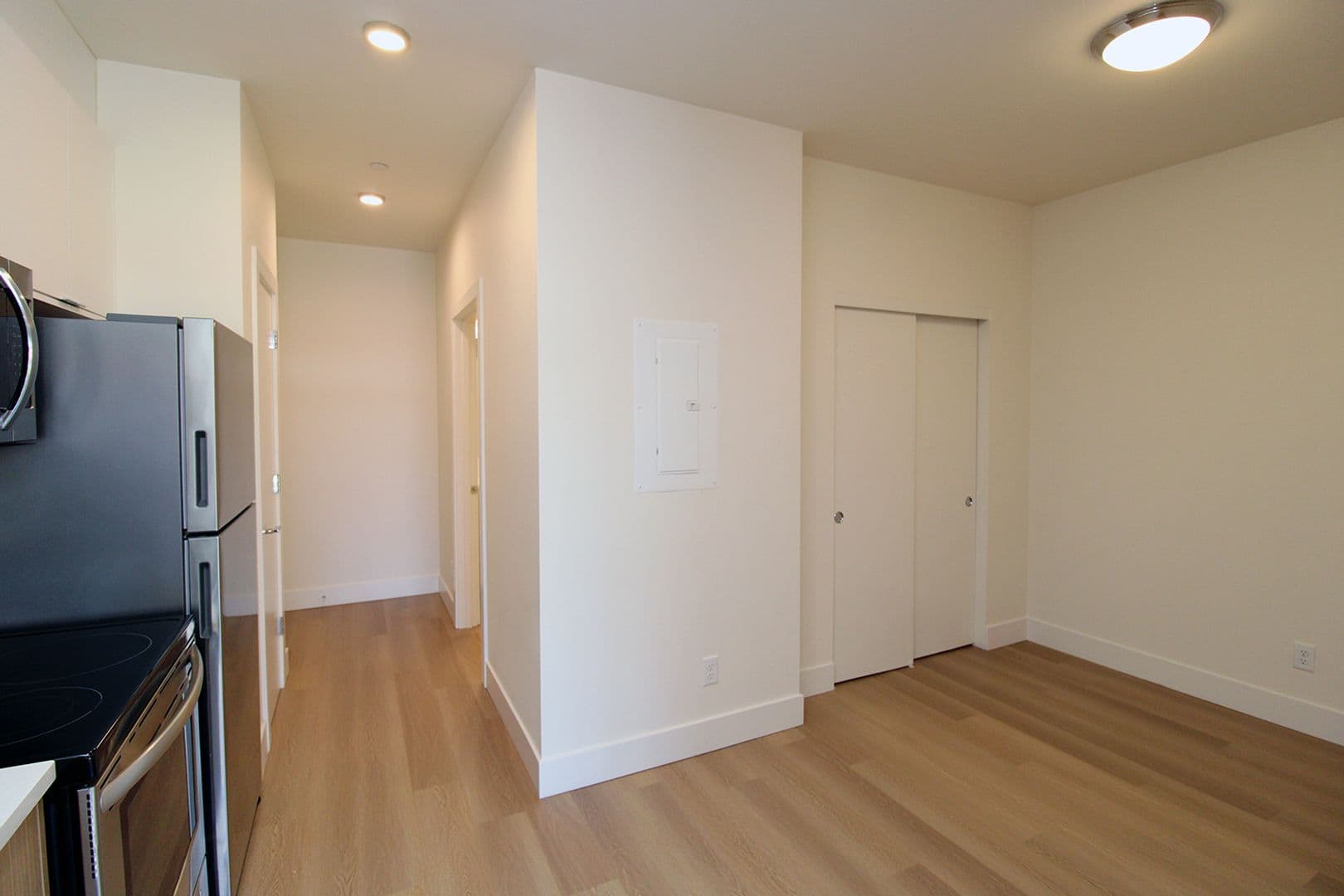 Portland Apartment: 8417 SW 24th Ave
