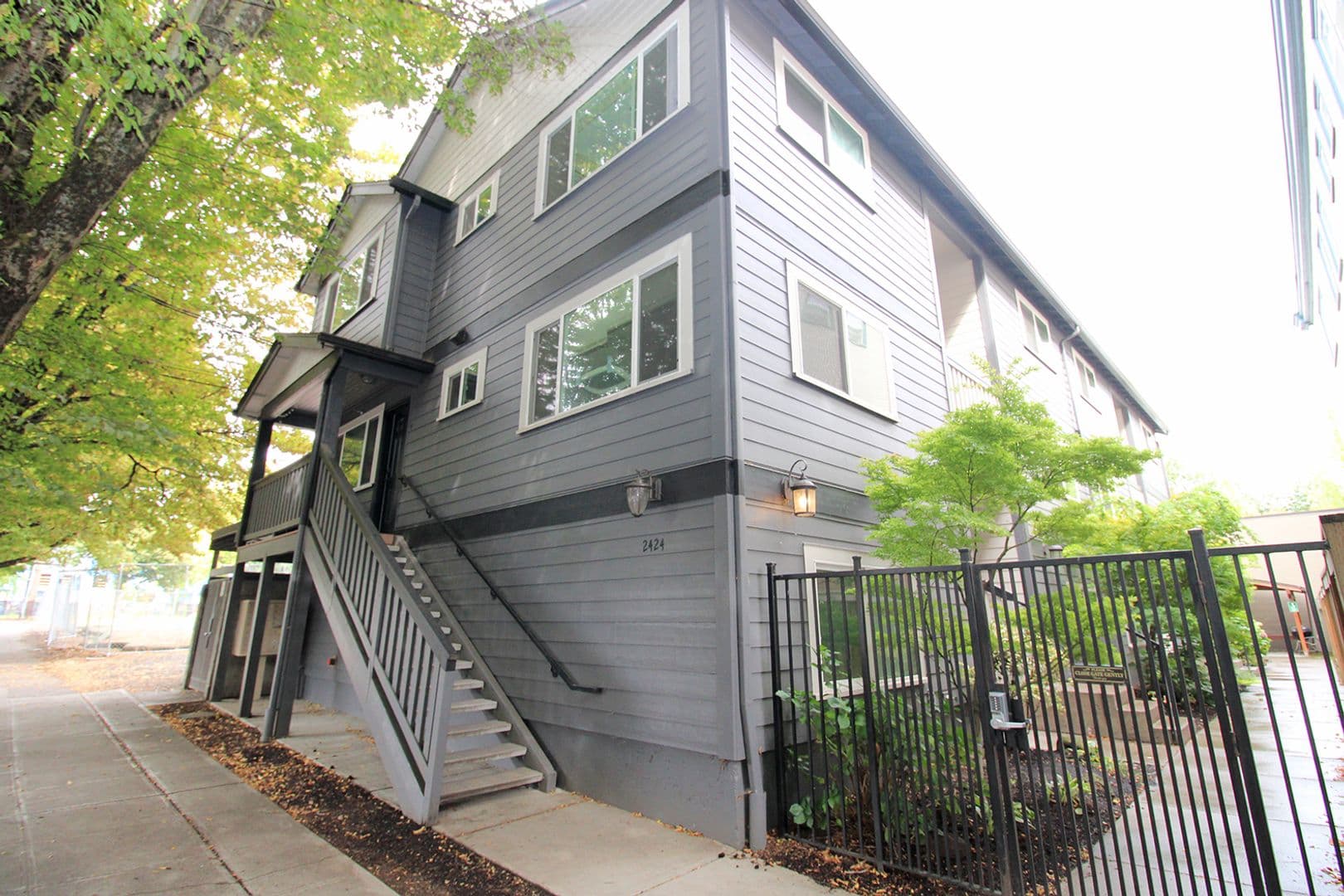 Portland Apartment: 2424 N Vancouver Ave