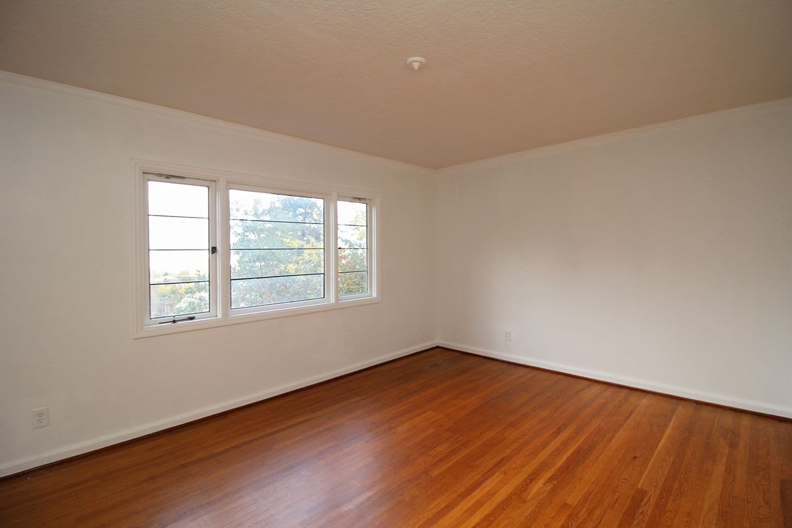 Portland Apartment: 2356-2366 SW Cactus Dr