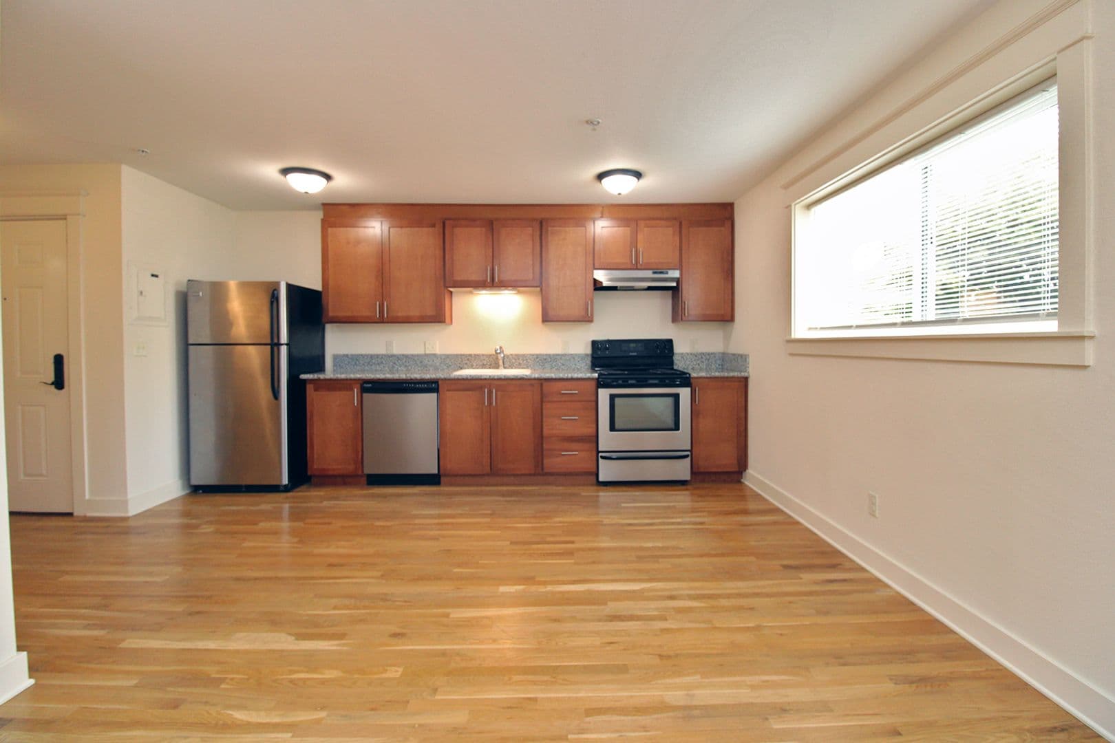 Portland Apartment: 2424 N Vancouver Ave