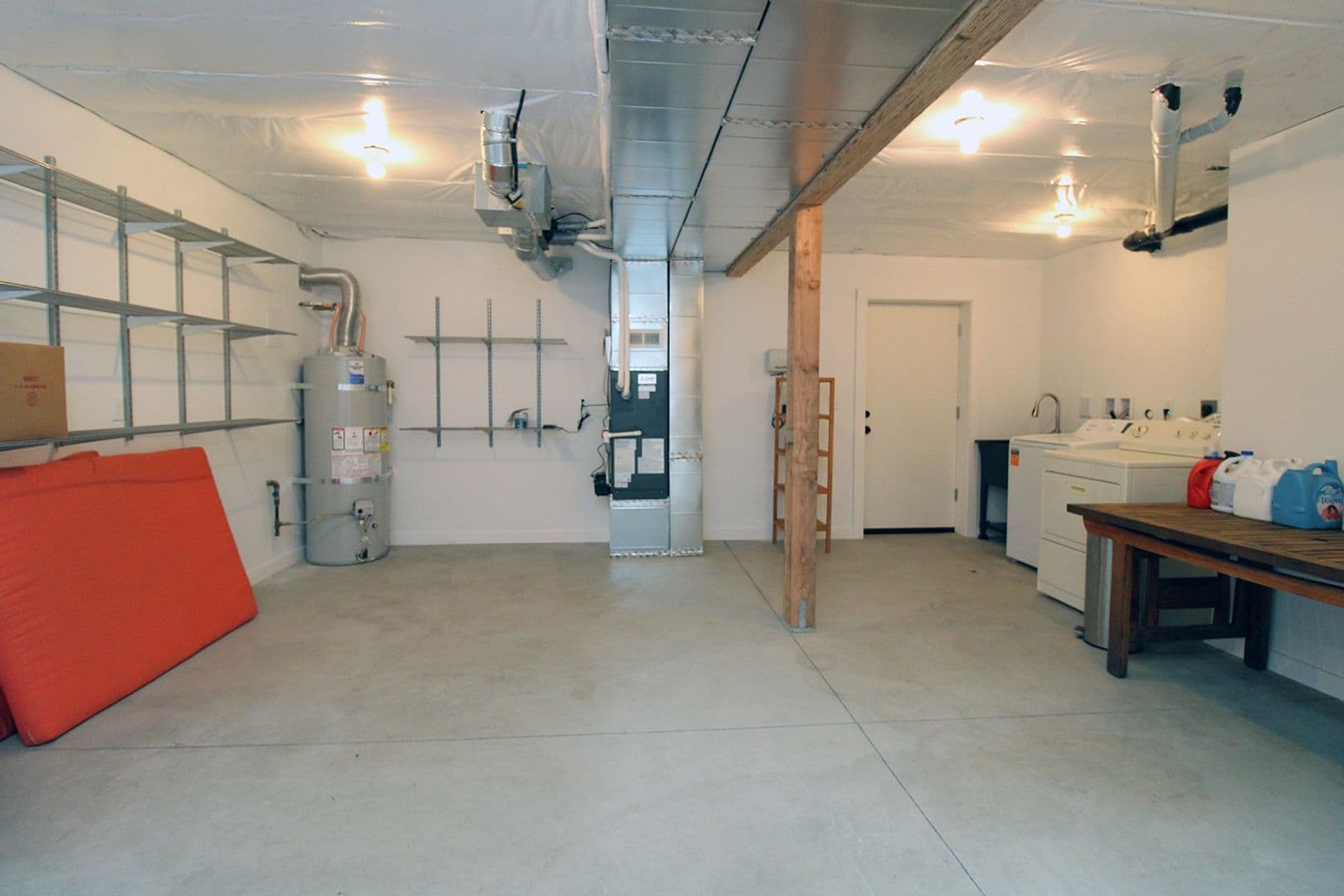 Portland Apartment: 1825 NW 24th Ave #A-B