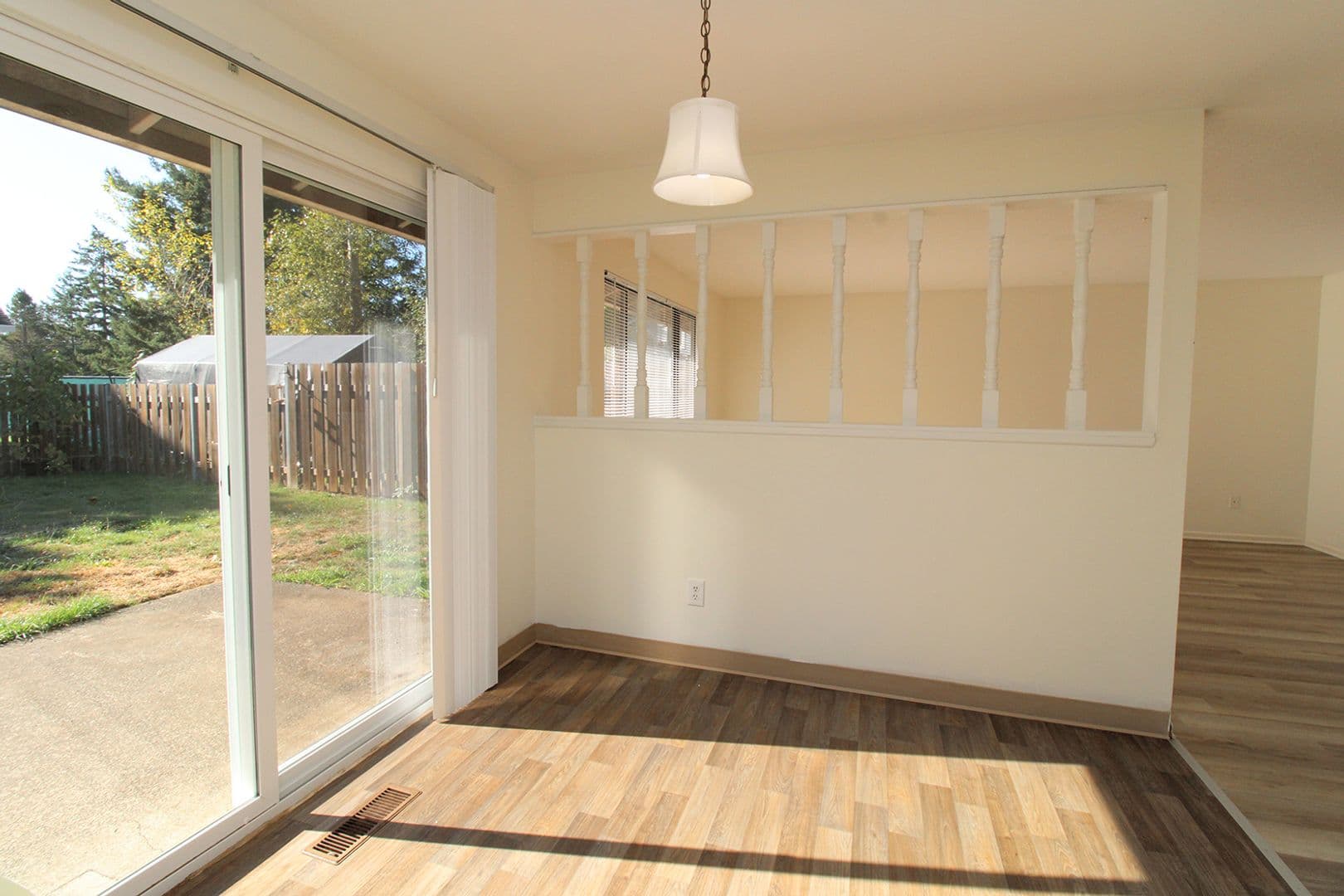 Troutdale Apartment: 802 - 804 SW 29th Way