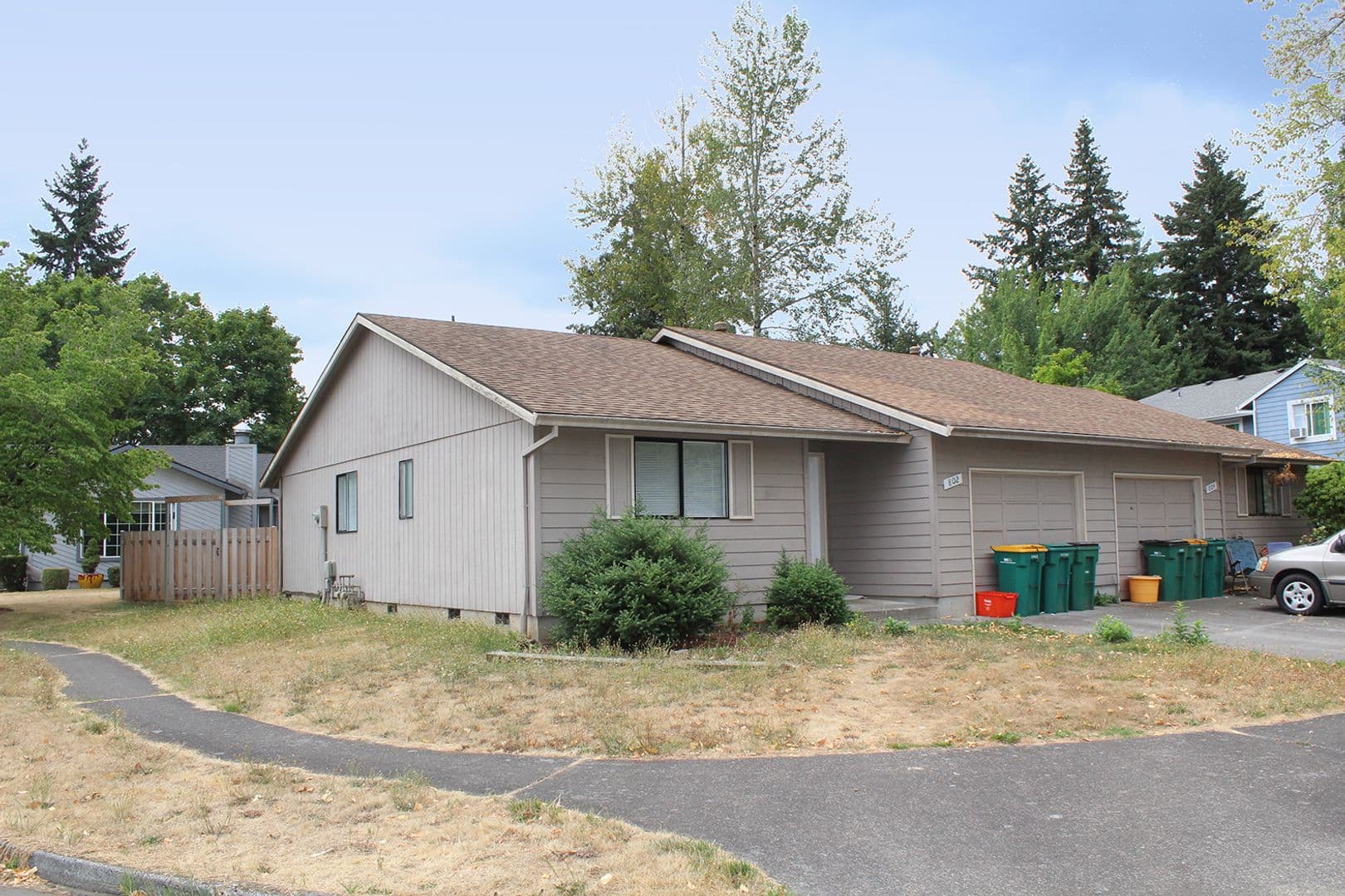 Troutdale Apartment: 802 - 804 SW 29th Way