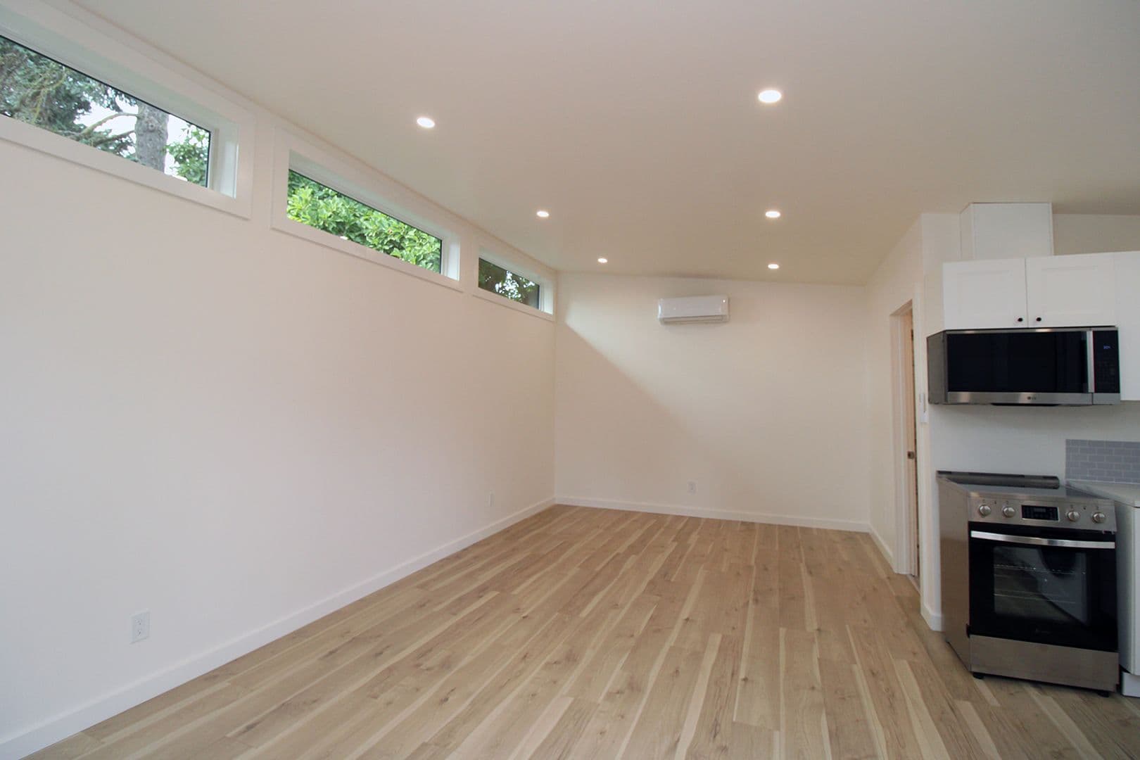 Portland Apartment: 2531 N Farragut St