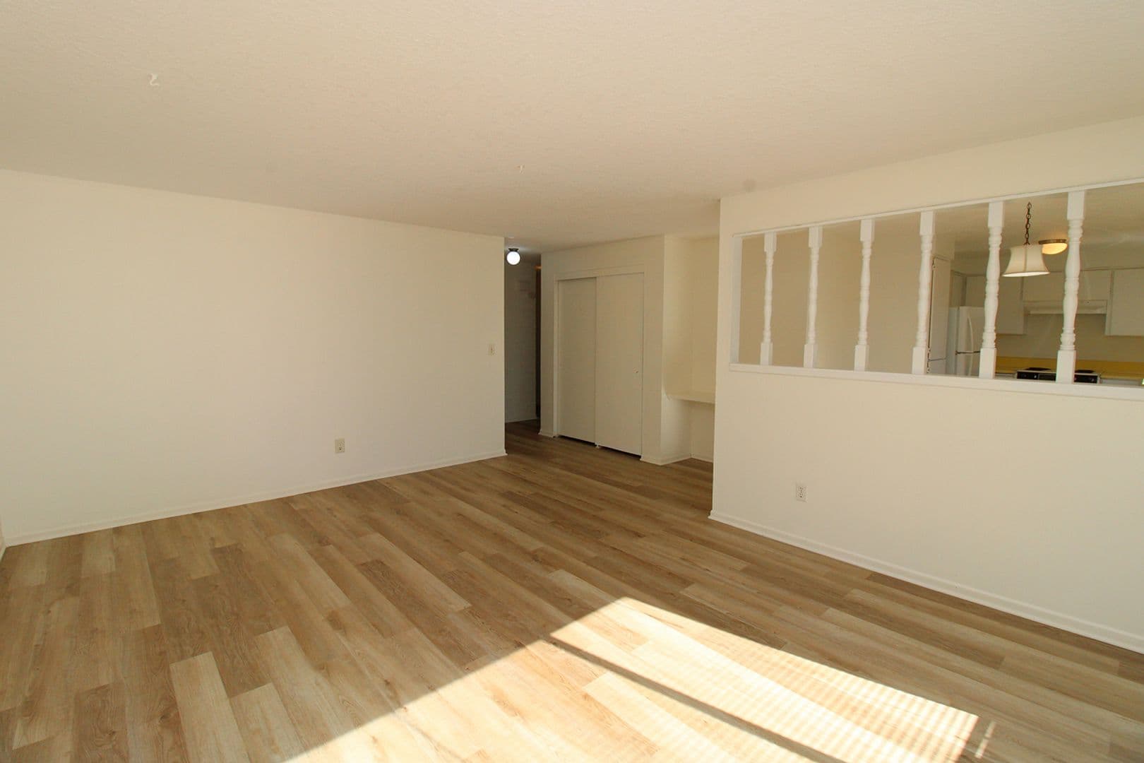Troutdale Apartment: 802 - 804 SW 29th Way