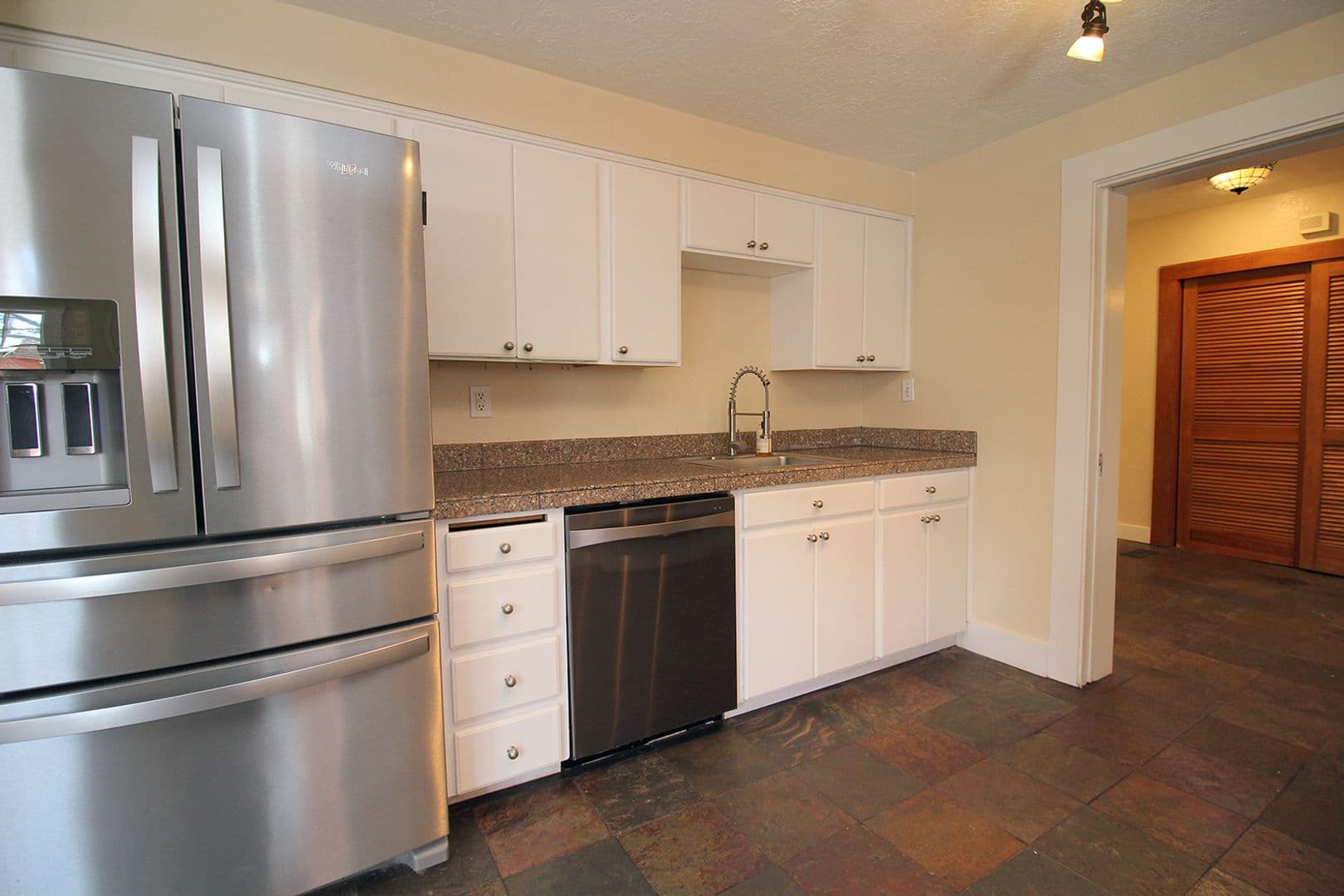 Portland House: 320 SW Carson St