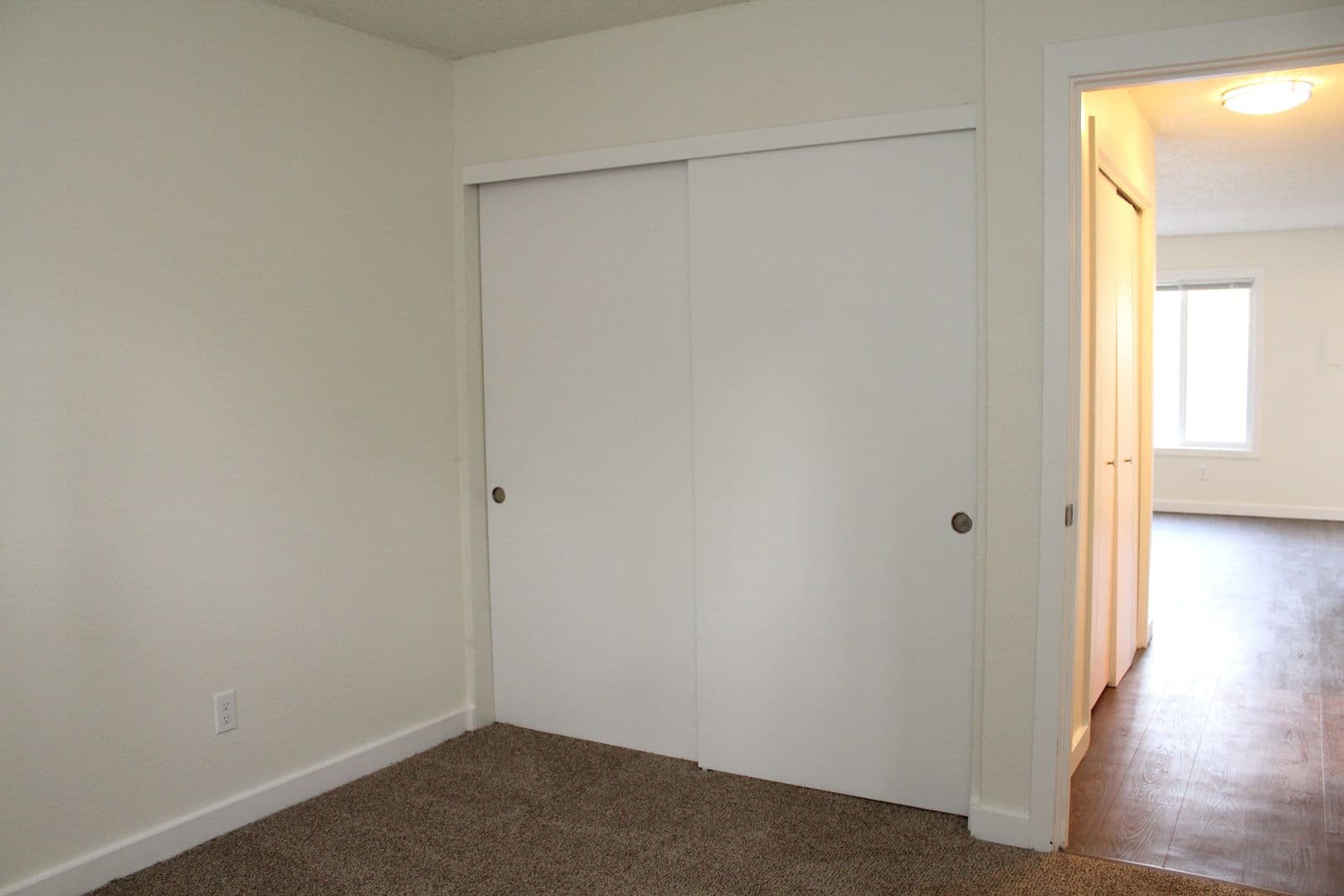 Portland Apartment: 9222 N Lombard St
