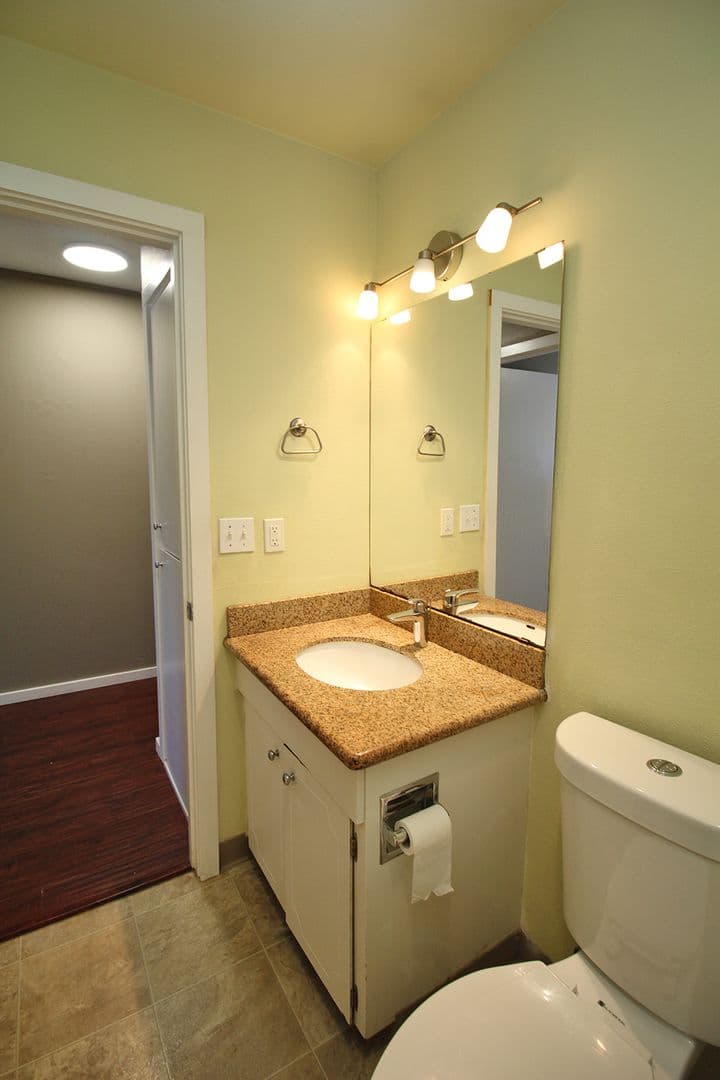 Portland Apartment: 4204 - 4232 SE Cesar E Chavez Blvd.