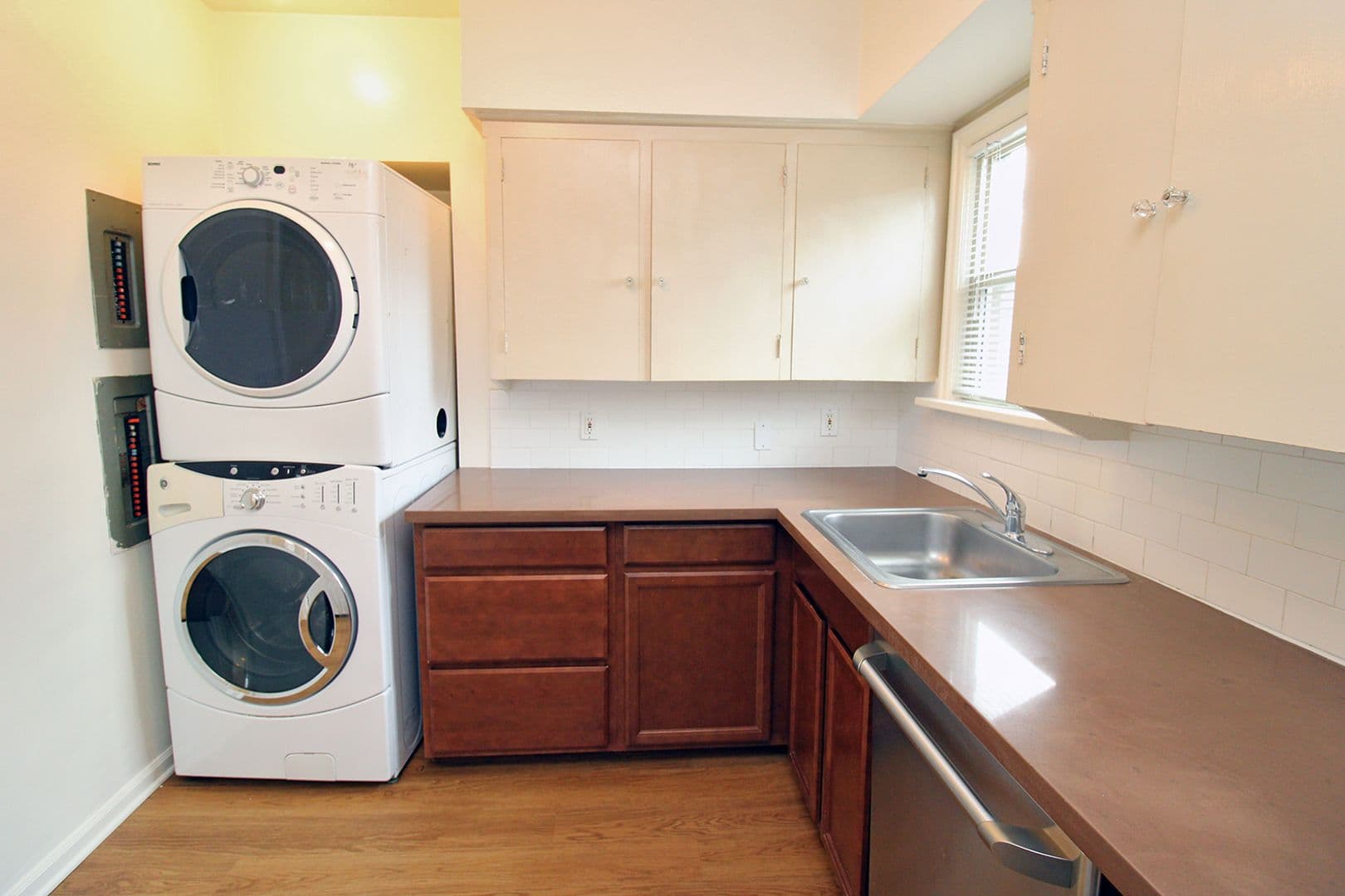 Portland Apartment: 5944 & 5948 NE 30th Ave